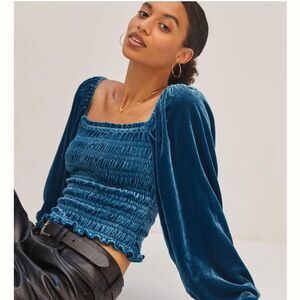 Anthropologie blue velvet puff sleeve smocked  Smocked Top Teal Women medium EUC
